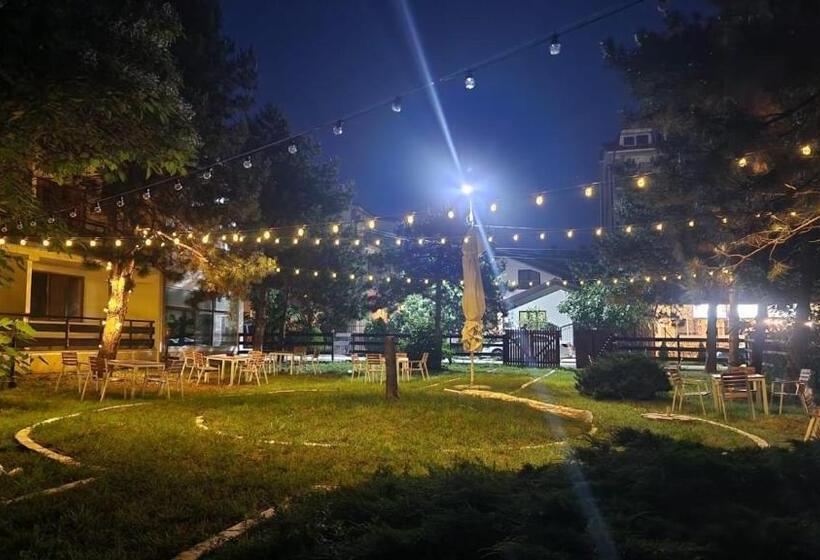 اتاق استاندارد چهار تخته, Hellen Residence
