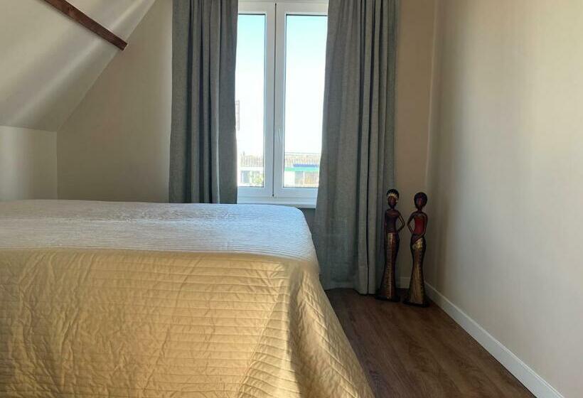 اتاق لوکس با تخت بزرگ, Weltevreden