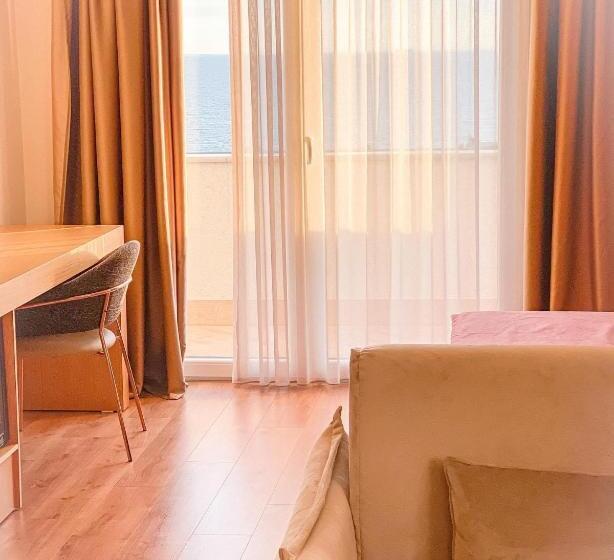 سوییت جونیور, Amfora Hotel & Spa