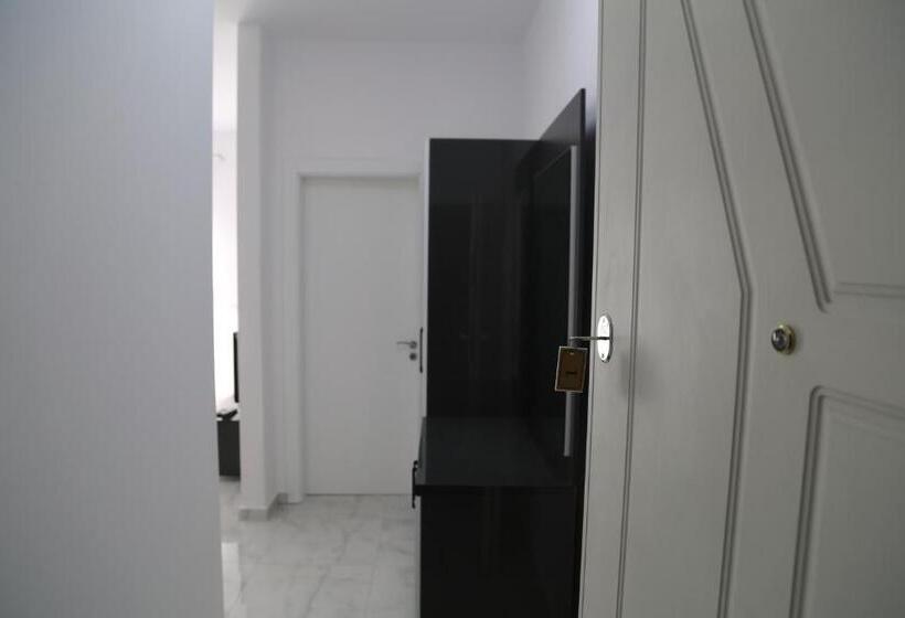 استودیوی استاندارد, Anchor Apartments