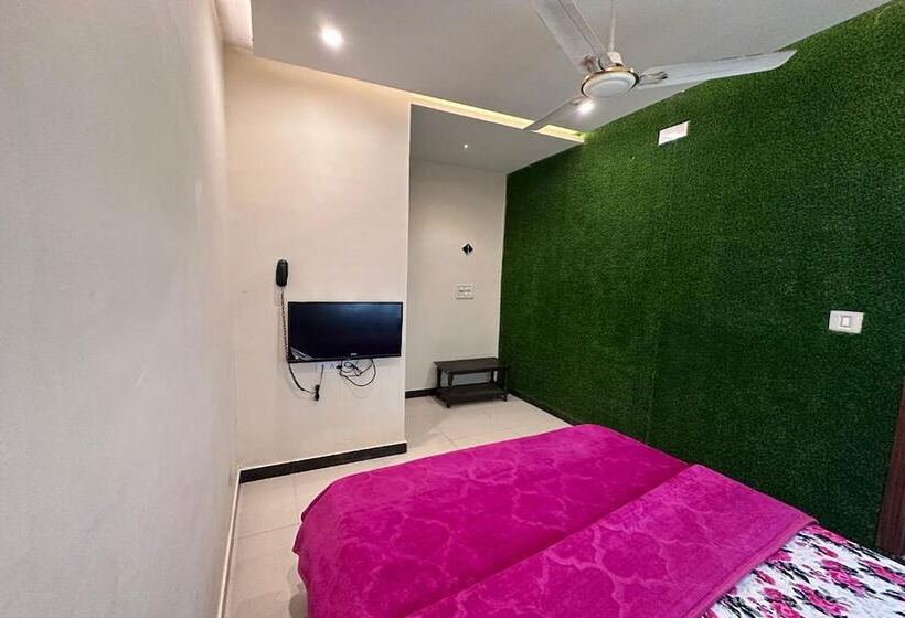 اتاق استاندارد, The Galaxy Near Udaipur Airport