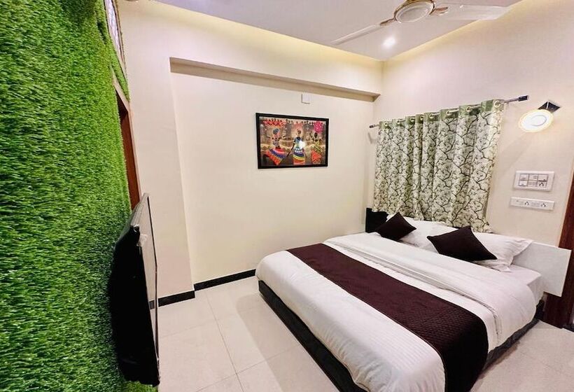 اتاق لوکس, The Galaxy Near Udaipur Airport
