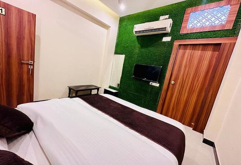 اتاق لوکس, The Galaxy Near Udaipur Airport