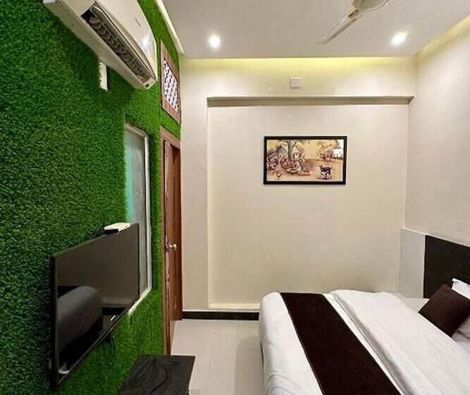 اتاق لوکس, The Galaxy Near Udaipur Airport