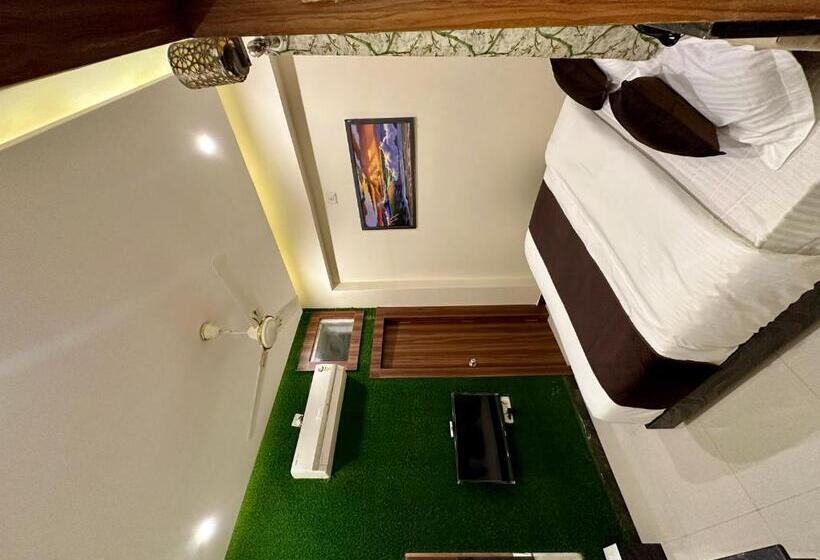 اتاق لوکس, The Galaxy Near Udaipur Airport