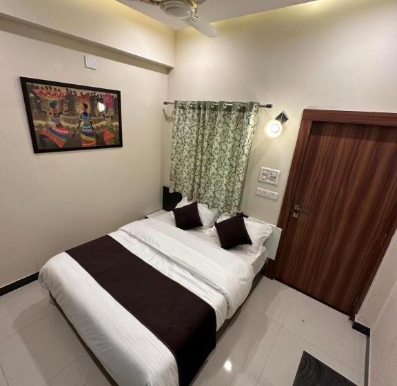 اتاق لوکس, The Galaxy Near Udaipur Airport