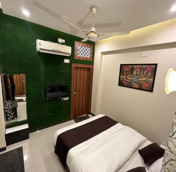 اتاق لوکس, The Galaxy Near Udaipur Airport