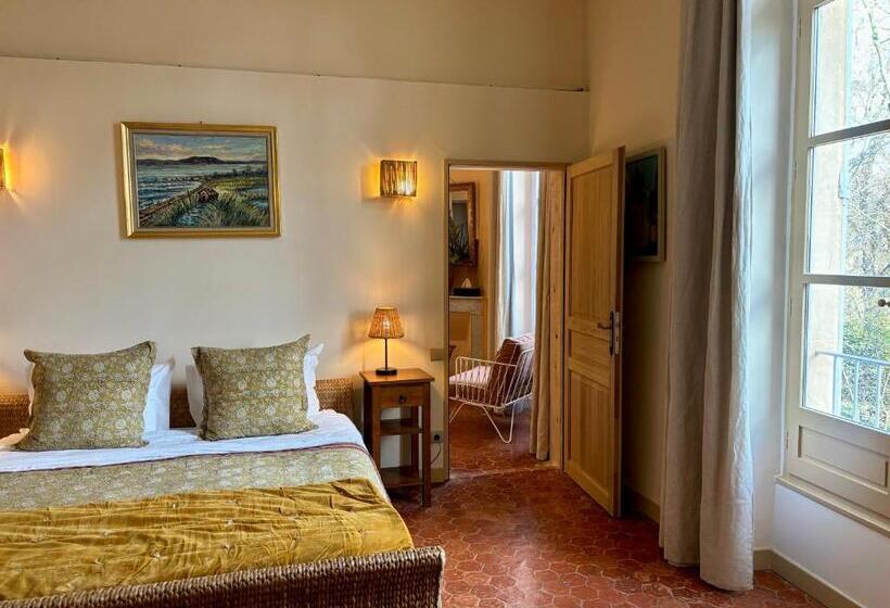 اتاق استاندارد با تخت بزرگ, Chateau De Roquelune
