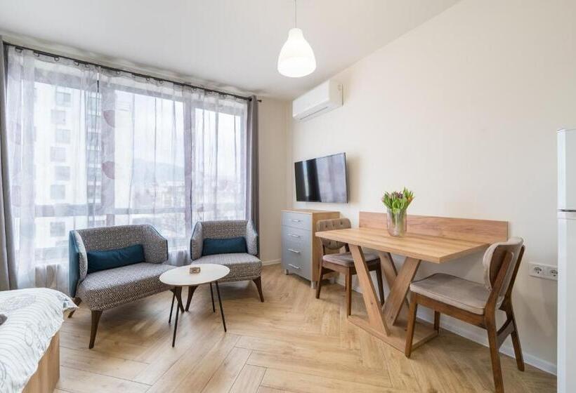 استودیو استاندارد با چشم‌انداز کوهستان, Wow Studios For Rent   Bul Montevideo 25a   B