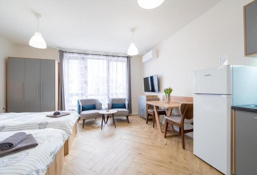استودیو استاندارد با چشم‌انداز کوهستان, Wow Studios For Rent   Bul Montevideo 25a   B