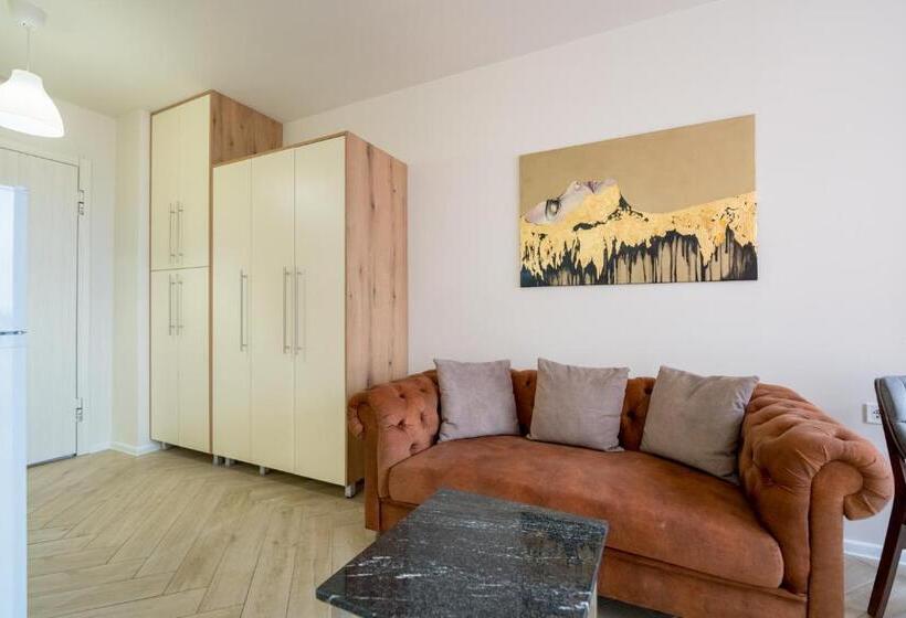 استودیوی استاندارد, Wow Studios For Rent   Bul Montevideo 25a   B