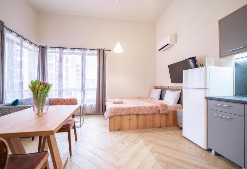 استودیو استاندارد با تخت کینگ, Wow Studios For Rent   Bul Montevideo 25a   B