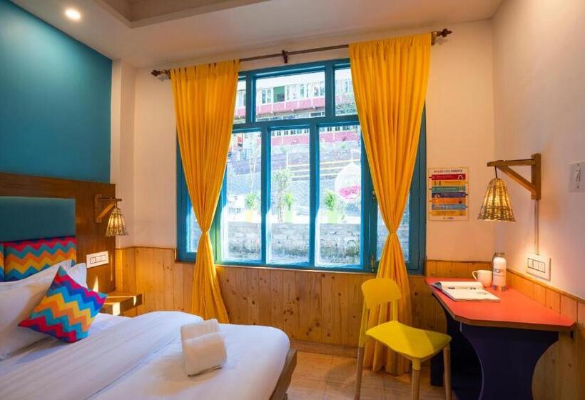 اتاق لوکس با بالکن, Gostops Kasol