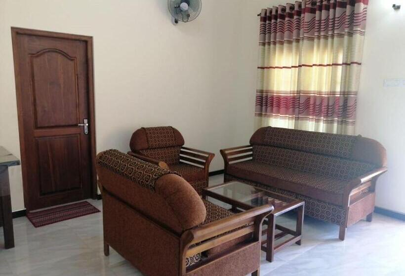 اتاق لوکس, Lahiru Airport Villa