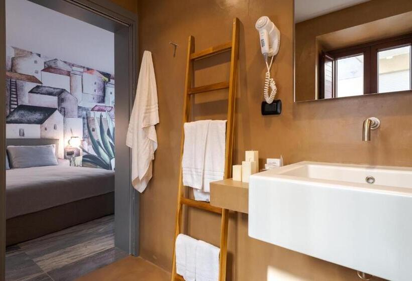 اتاق لوکس, Locanda Susuiusu Keyless Entry