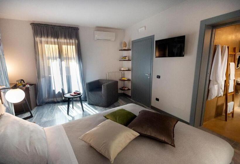اتاق لوکس, Locanda Susuiusu Keyless Entry