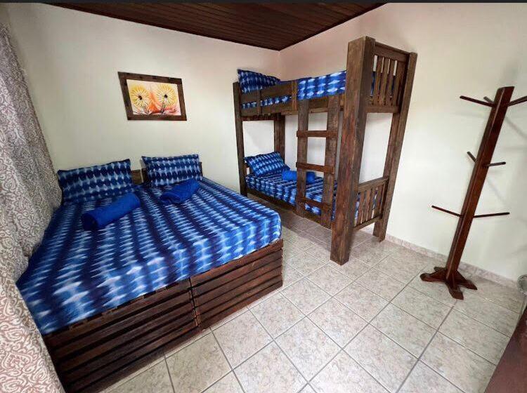 اتاق خانوادگی, Hostel Flor Do Caribe