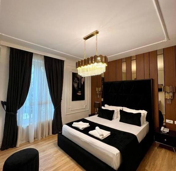 اتاق لوکس با تخت بزرگ, Rose Boutique