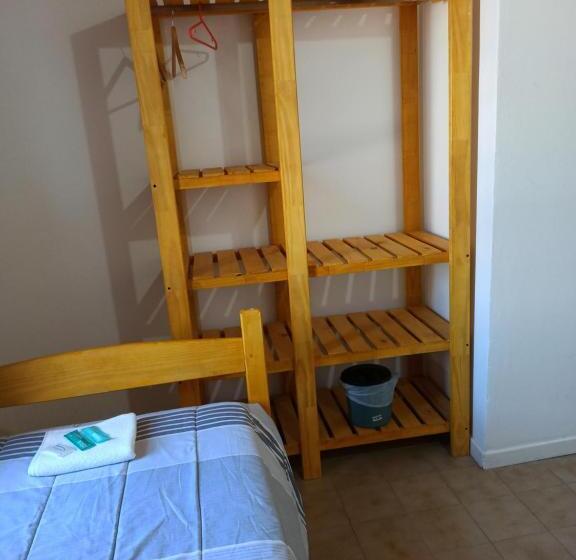 带共用浴室的标准房间, El Faro Hostel