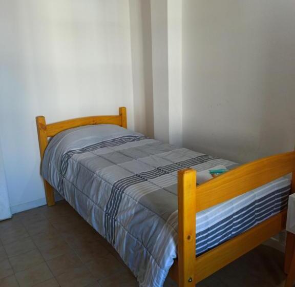 带共用浴室的标准房间, El Faro Hostel