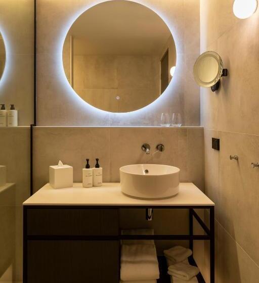اتاق استاندارد با تخت بزرگ, The Mayfair