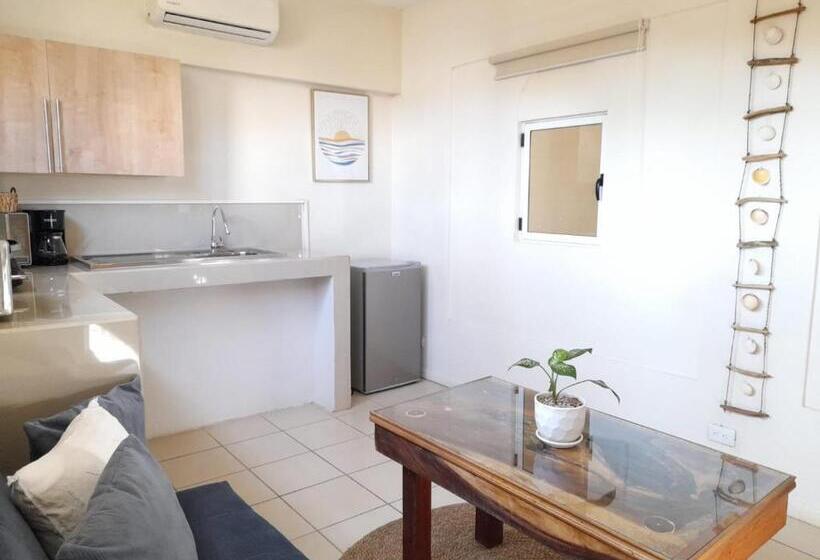استودیوی لوکس, Zulu Surf Hotel Tamarindo