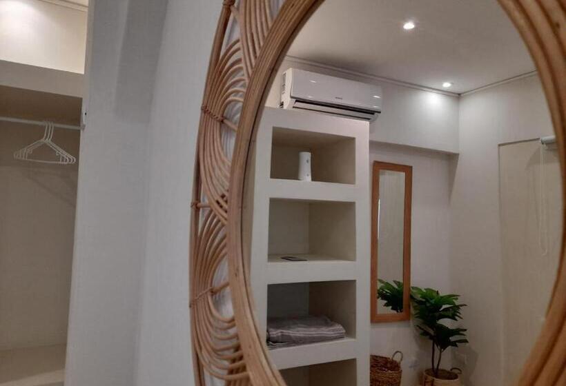 استودیوی لوکس, Zulu Surf Hotel Tamarindo
