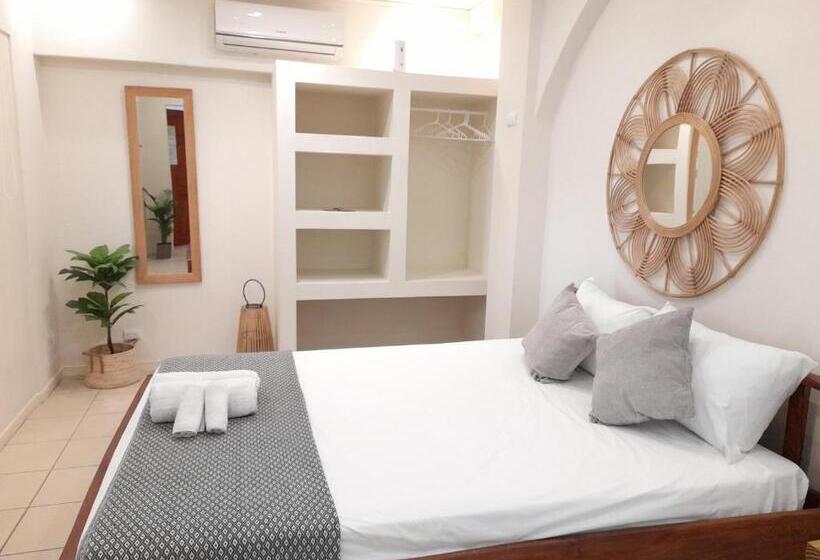 استودیوی لوکس, Zulu Surf Hotel Tamarindo