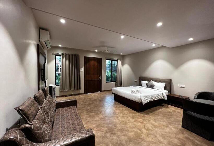 اتاق استاندارد چهار تخته, Paramount Riverfront Resort & Spa, Karjat