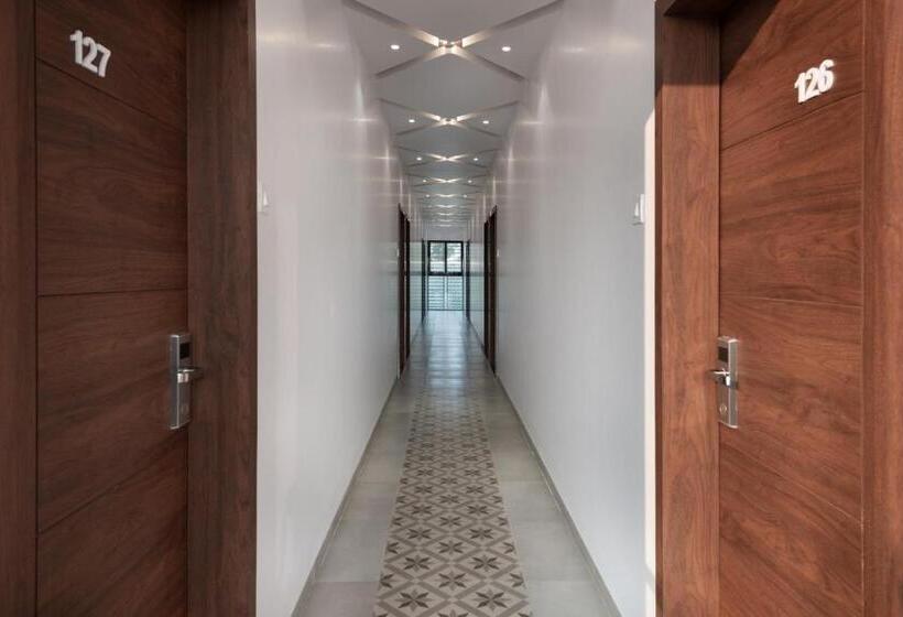 اتاق لوکس, Paramount Riverfront Resort & Spa, Karjat