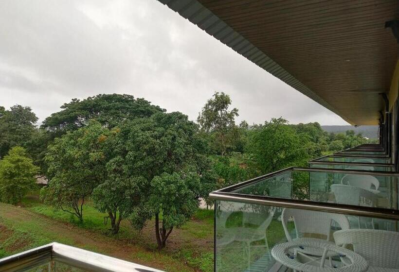 اتاق استاندارد, Paramount Riverfront Resort & Spa, Karjat