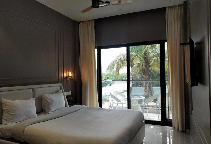 اتاق استاندارد با چشم‌انداز استخر, Paramount Riverfront Resort & Spa, Karjat