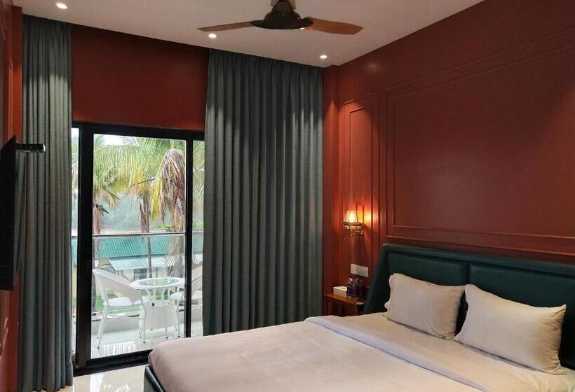 اتاق استاندارد با چشم‌انداز استخر, Paramount Riverfront Resort & Spa, Karjat