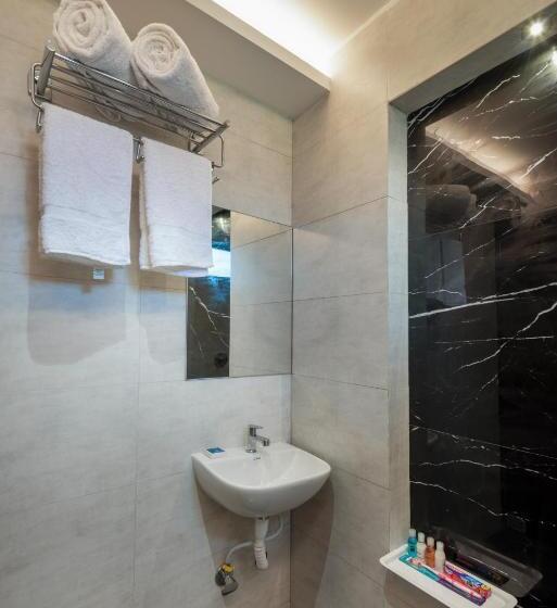 اتاق لوکس با بالکن, Paramount Riverfront Resort & Spa, Karjat