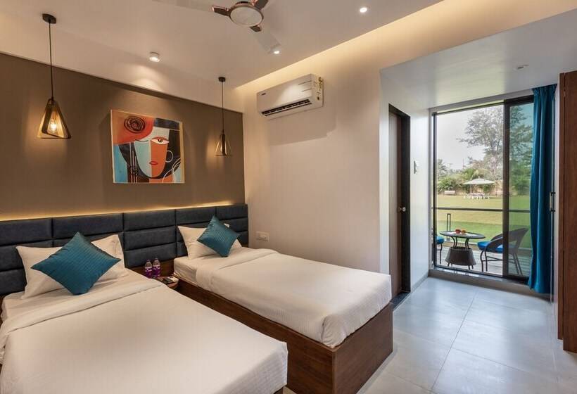 اتاق لوکس, Paramount Riverfront Resort & Spa, Karjat