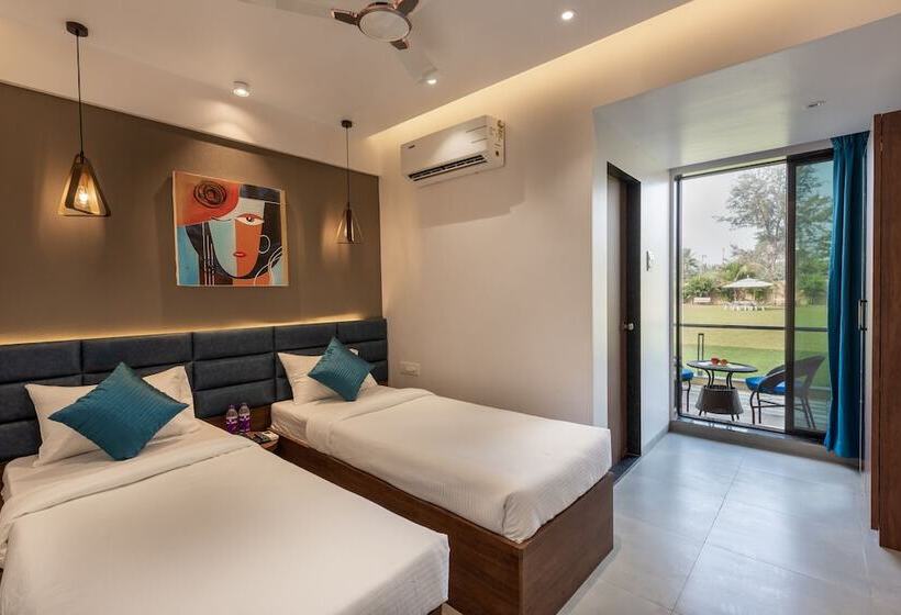 اتاق لوکس, Paramount Riverfront Resort & Spa, Karjat