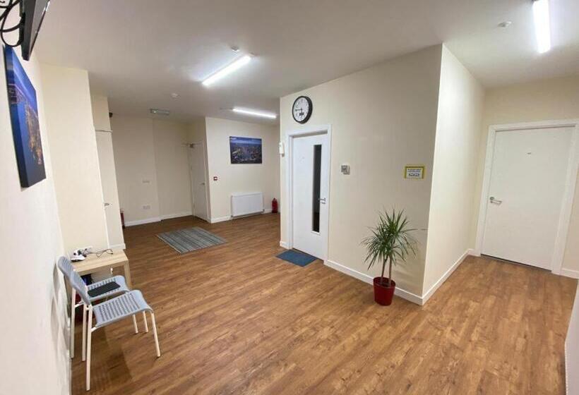 اتاق اکونومی, Ibrox Guesthouse