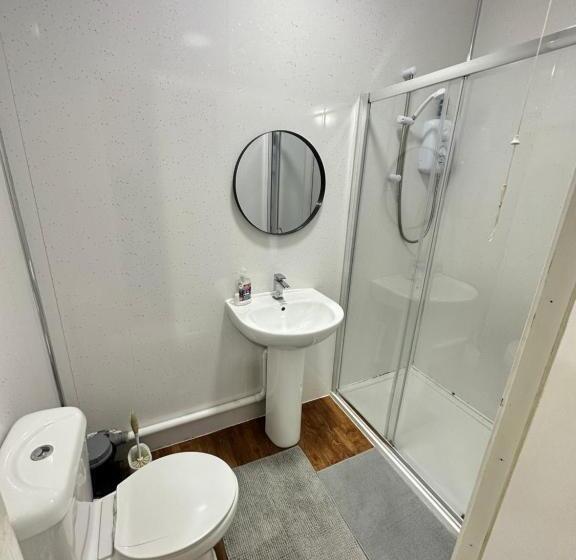 اتاق اکونومی, Ibrox Guesthouse