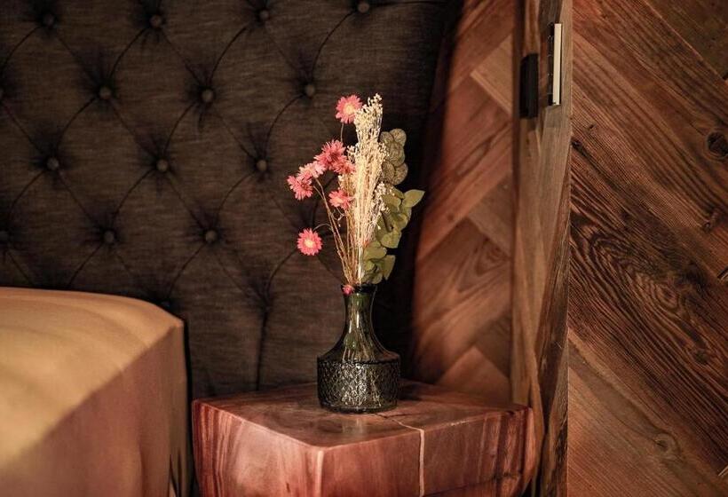 اتاق لوکس یک تخته, Timberjacks Siegen Motel