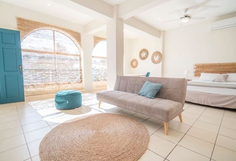 سوییت, Zulu Surf Hotel Tamarindo