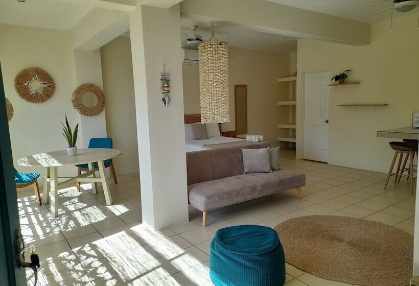 سوییت, Zulu Surf Hotel Tamarindo