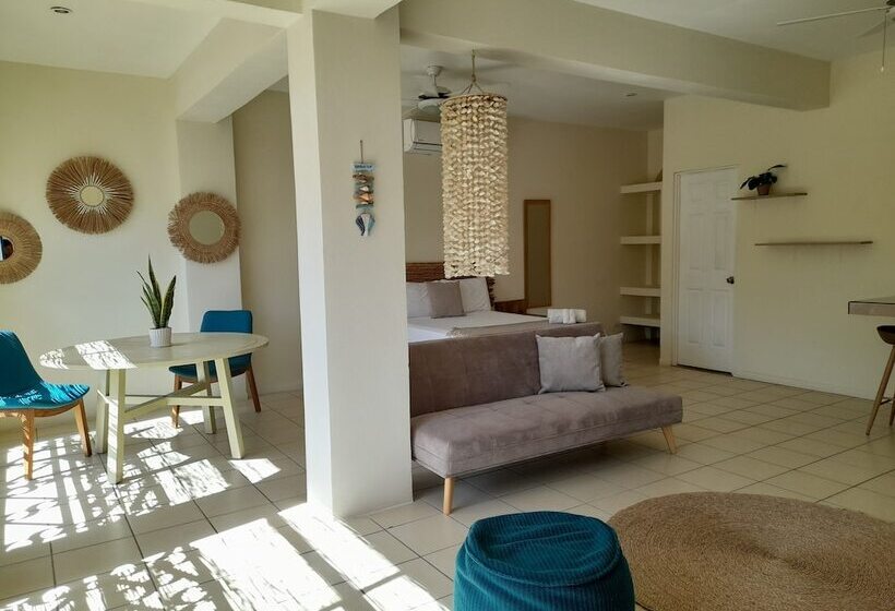 سوییت, Zulu Surf Hotel Tamarindo