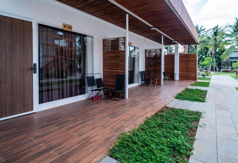 اتاق استاندارد چهارنفره با بالکن, Homestay Papa Garden
