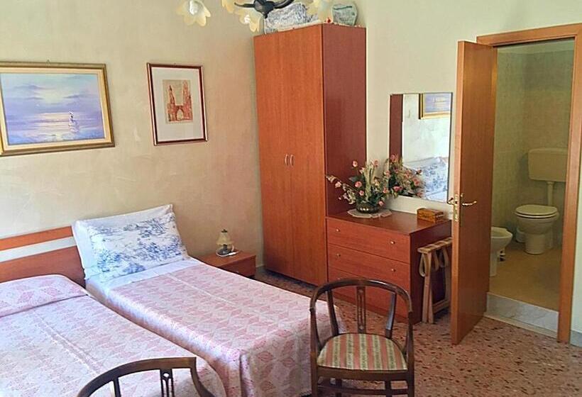 اتاق استاندارد چهار تخته, B&b Gelone