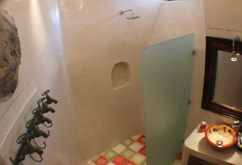 استودیوی لوکس, Afroessa Hotel By Pearl Hotel Collection