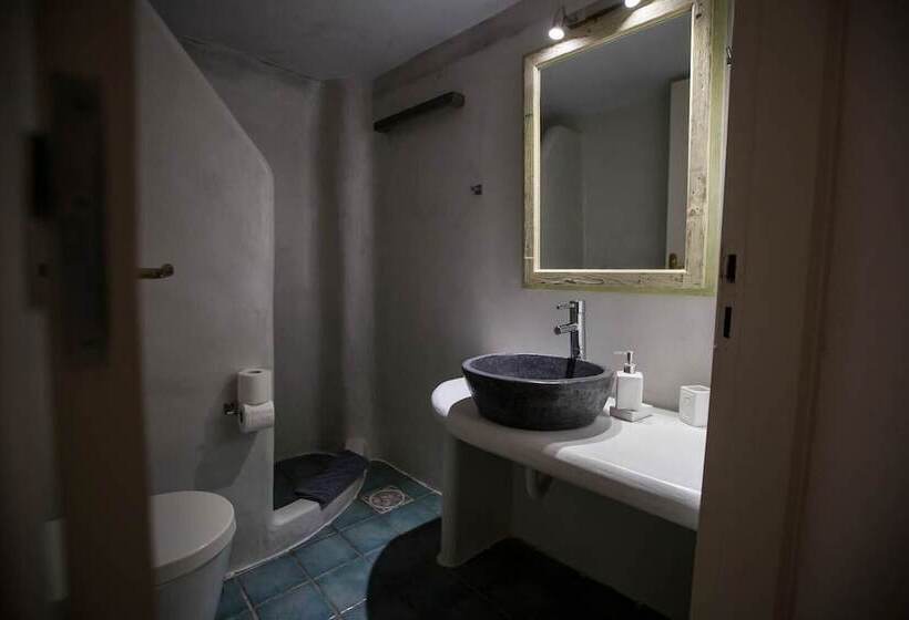 سوئیت جونیور با چشم‌انداز, Afroessa Hotel By Pearl Hotel Collection