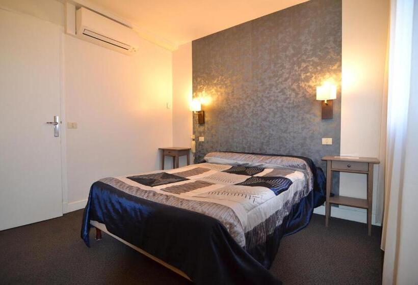 اتاق استاندارد, Brit Hotel Cahors   Le Valentré