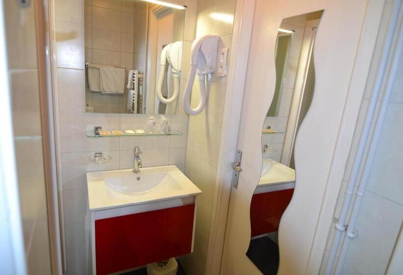 اتاق استاندارد, Brit Hotel Cahors   Le Valentré