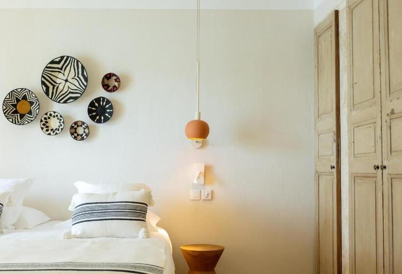 اتاق راحتی با چشم‌انداز دریا, Casa Santini X Roc Seven