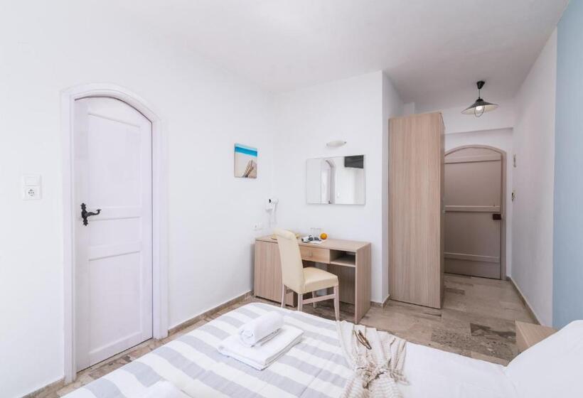 اتاق استاندارد با چشم‌انداز استخر, Myrtis Spa